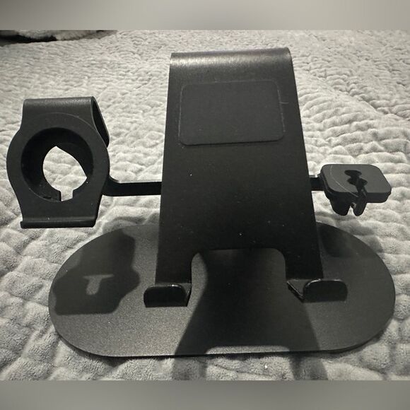 3-in-1 Charging Stand for Phone, Watch & Earbuds – Sleek & Practical - Picture 6 of 17